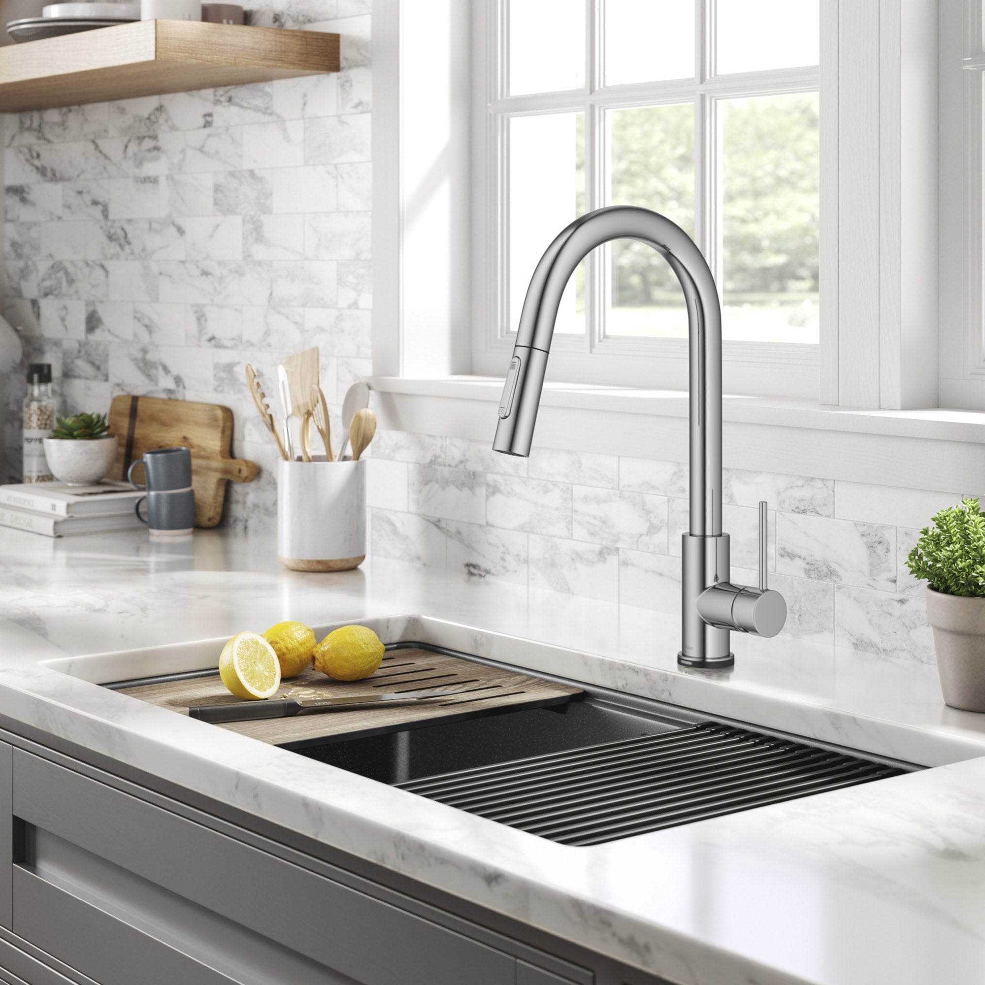 Contemporary Single-Handle Touch Kitchen Sink Faucet with Pull down Sprayer